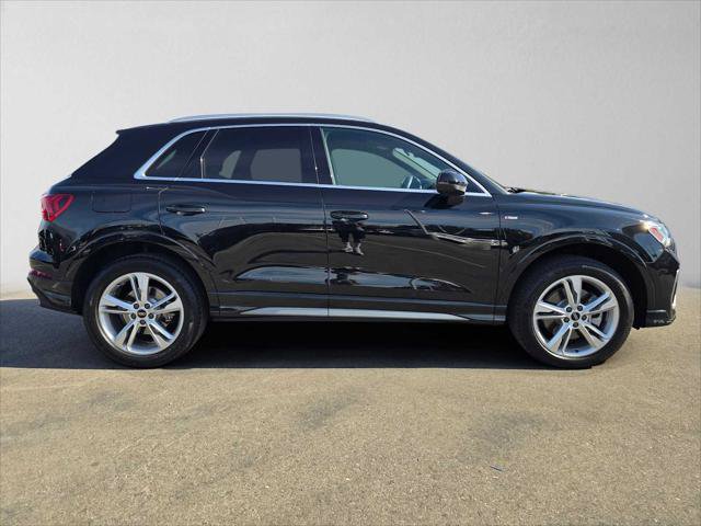 Used 2023 Audi Q3 2.0T Premium Plus w/ Premium Plus Package AWD/4WD image 2