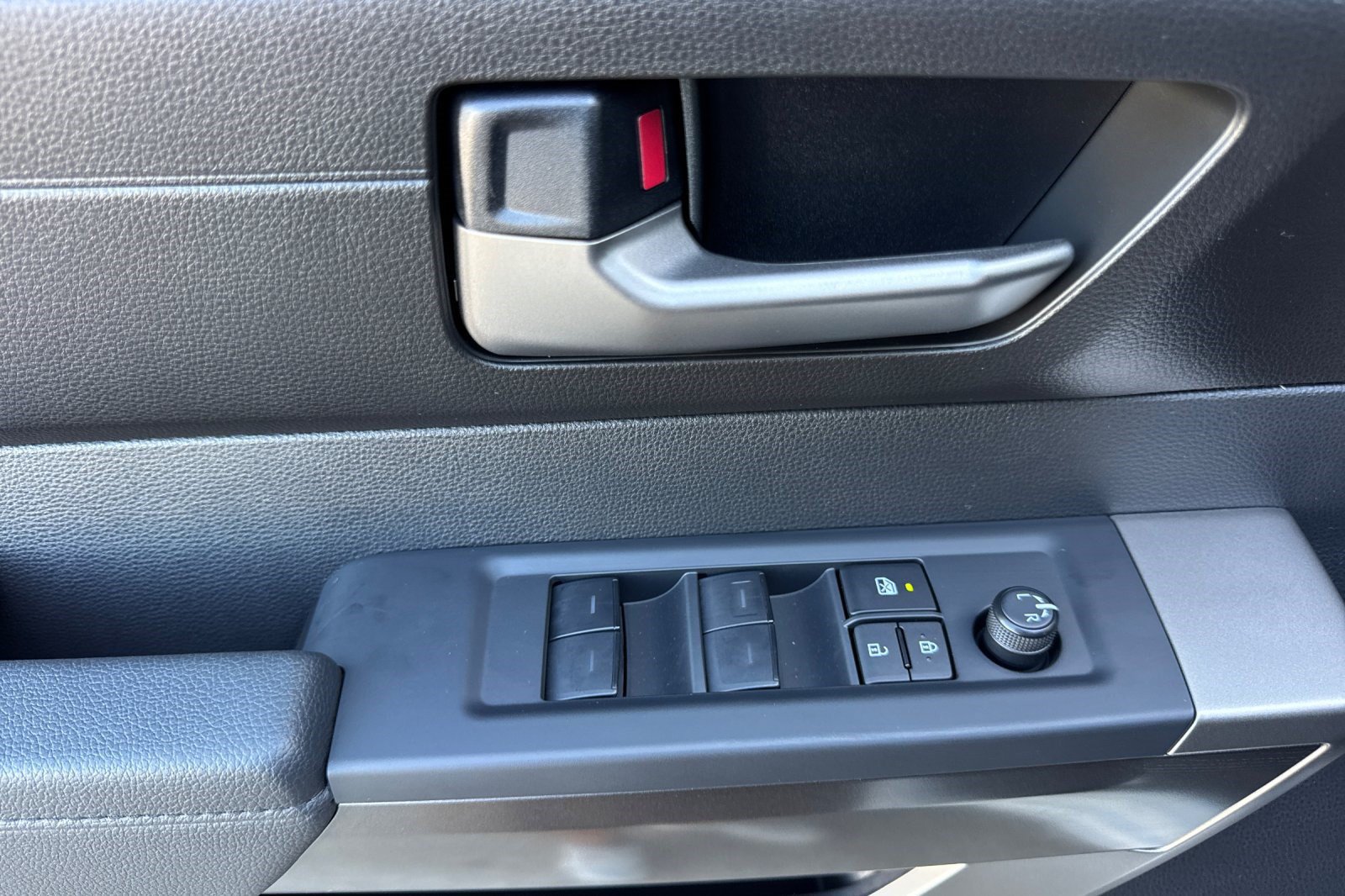 New 2026 Toyota Tundra SR5 AWD/4WD image 14