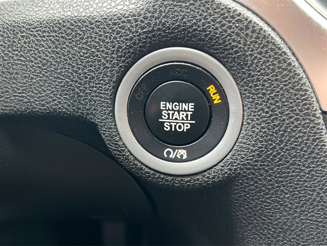 Used 2018 Chrysler 300 Touring RWD image 33