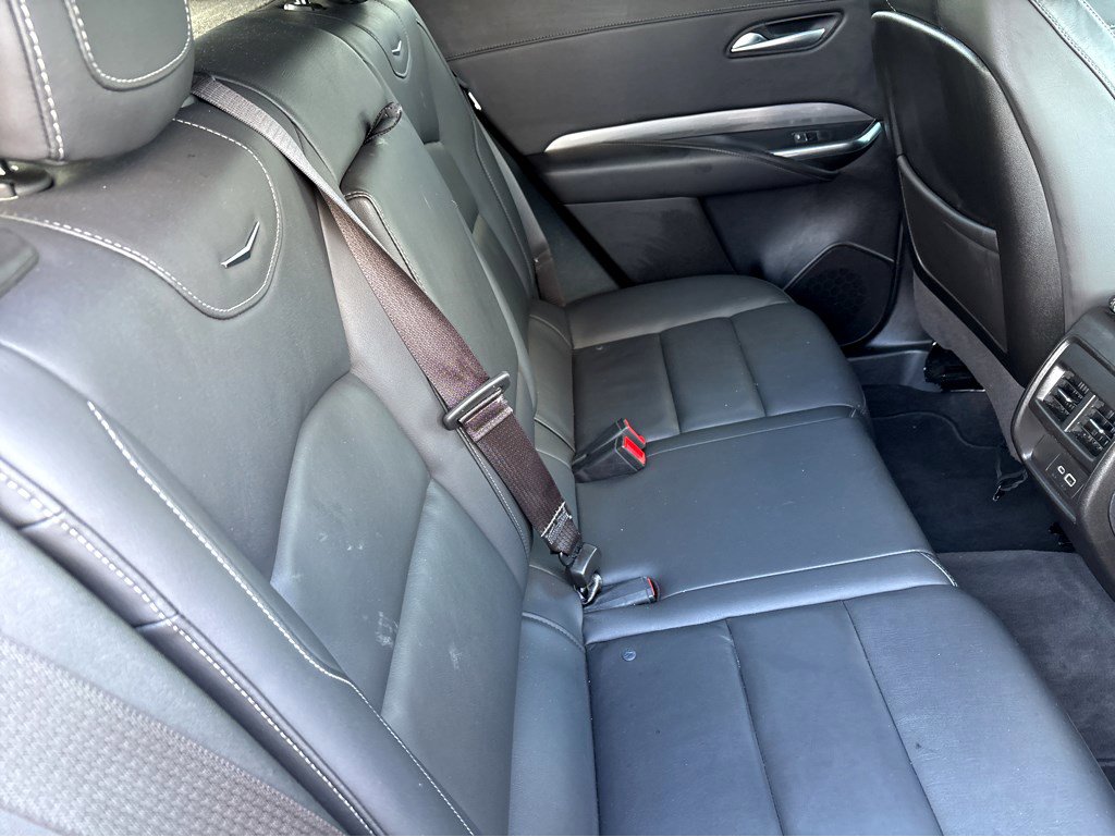 Used 2025 Cadillac XT4 Premium Luxury image 12
