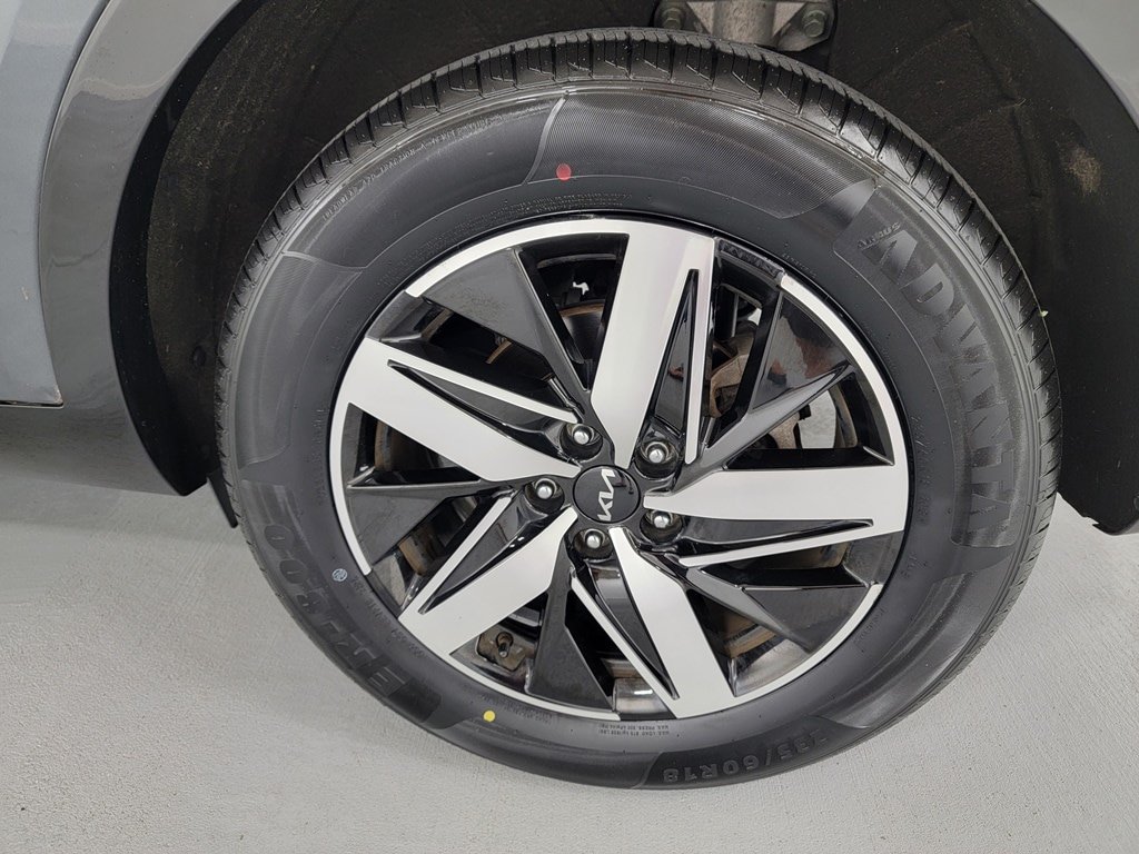 Used 2023 Kia Sorento S w/ Panoramic Sunroof Package FWD image 10
