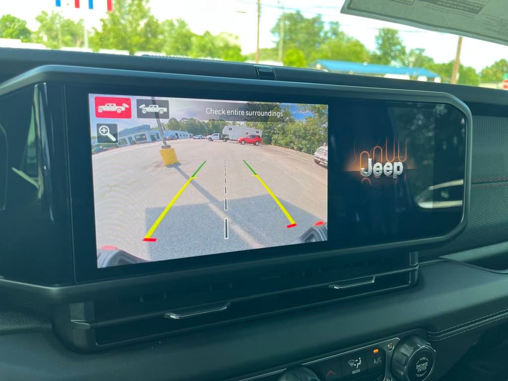 New 2025 Jeep Gladiator Rubicon w/ Convenience Group image 16