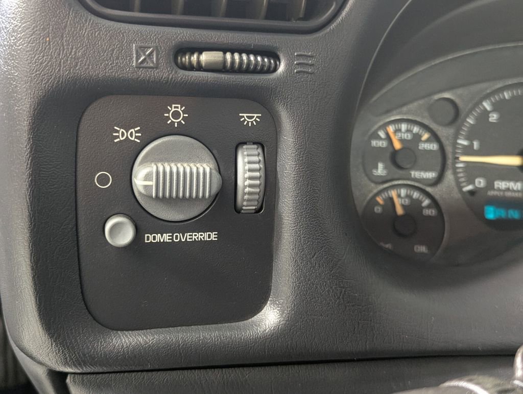 Used 2002 GMC Sonoma SLS w/ Marketing Option Pkg image 13