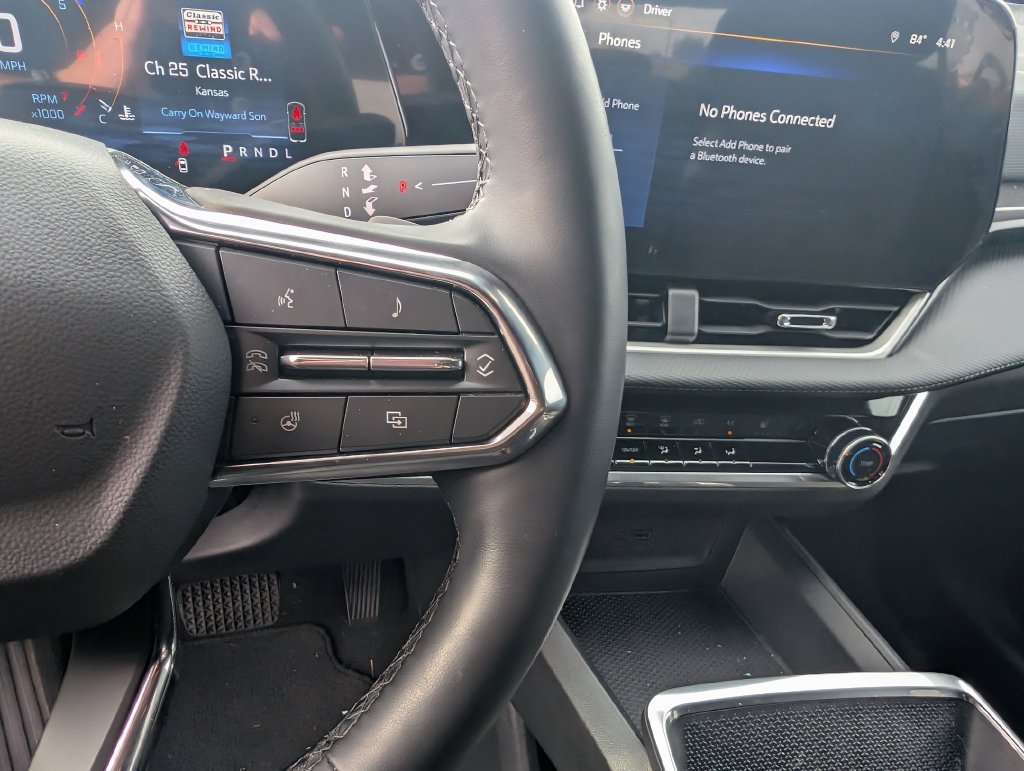Used 2026 Chevrolet Equinox LT w/ Safety and Technology Package FWD image 21