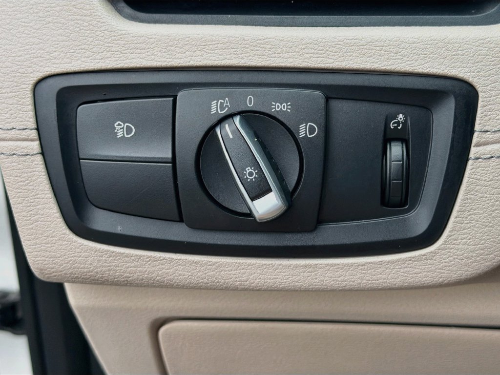 Used 2021 BMW X2 sDrive28i w/ Convenience Package FWD image 35