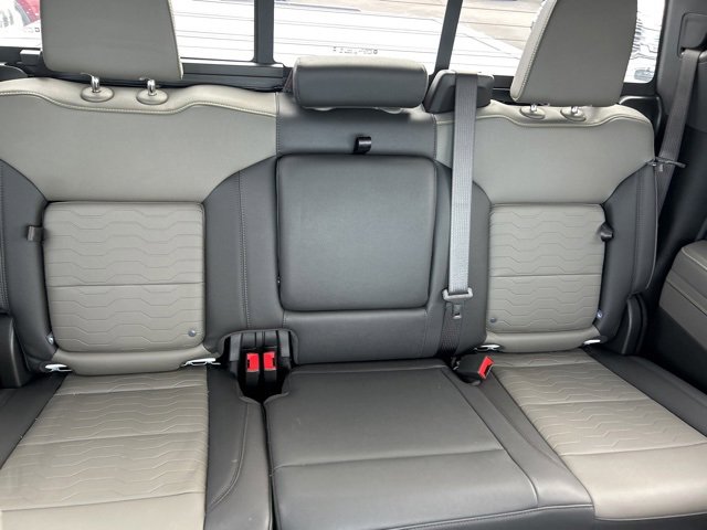 Used 2025 Chevrolet Silverado 1500 ZR2 image 19