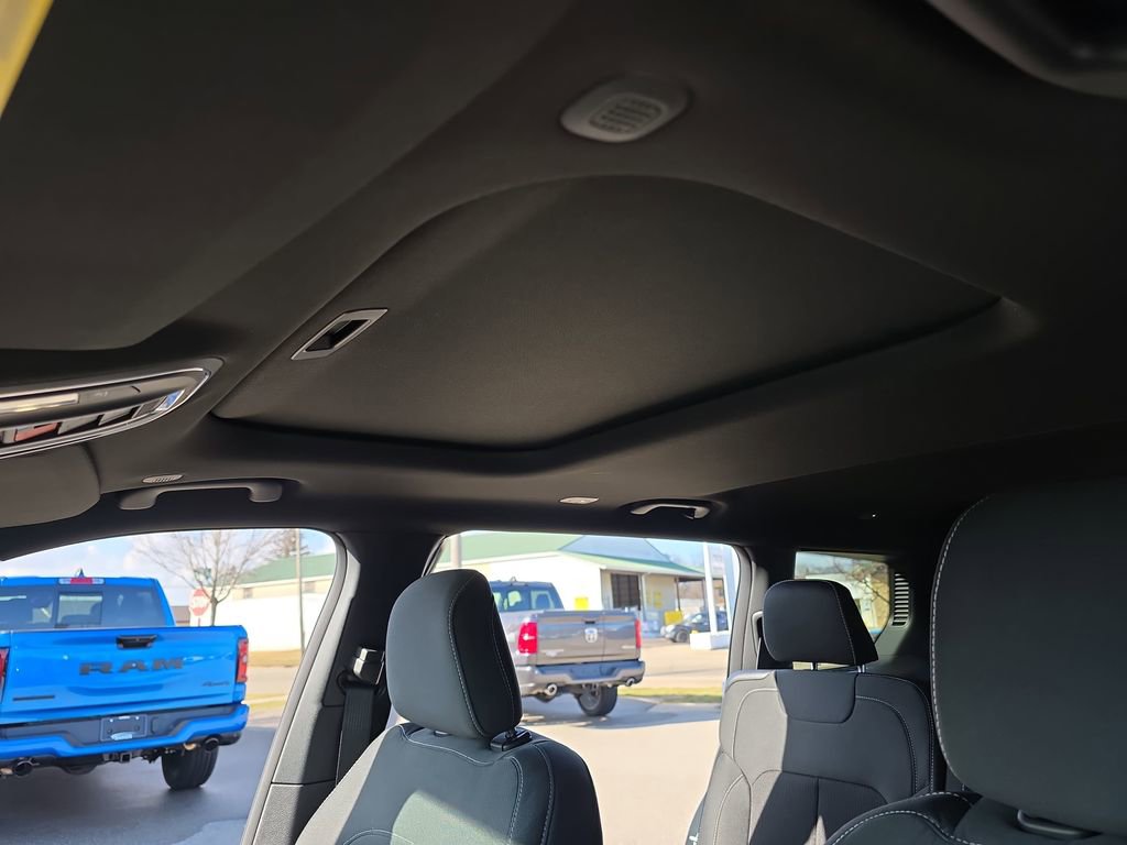 New 2026 Jeep Grand Cherokee L 4WD image 31