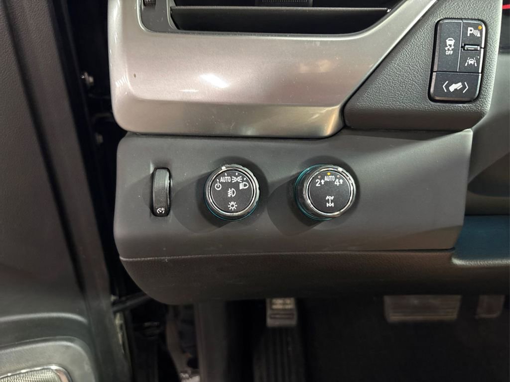 Used 2019 Chevrolet Tahoe LT w/ LT Signature Package image 41