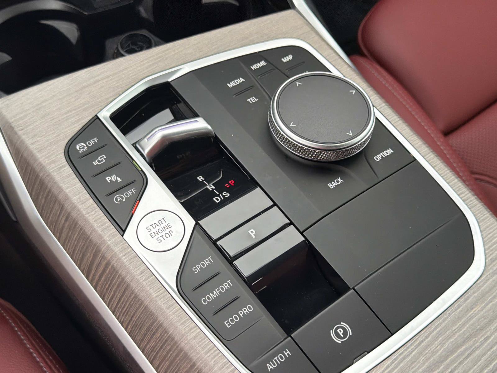 Certified 2025 BMW 330i Sedan RWD image 25