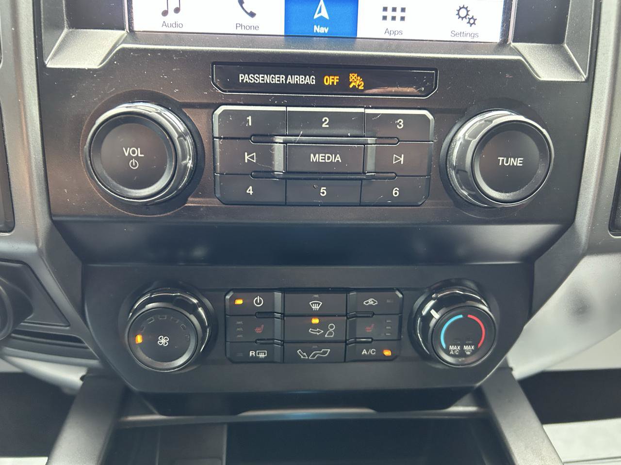 Used 2019 Ford F150 XLT w/ Equipment Group 302A Luxury AWD/4WD image 24