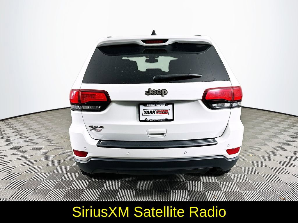 Used 2016 Jeep Grand Cherokee Laredo 75th Anniversary image 9