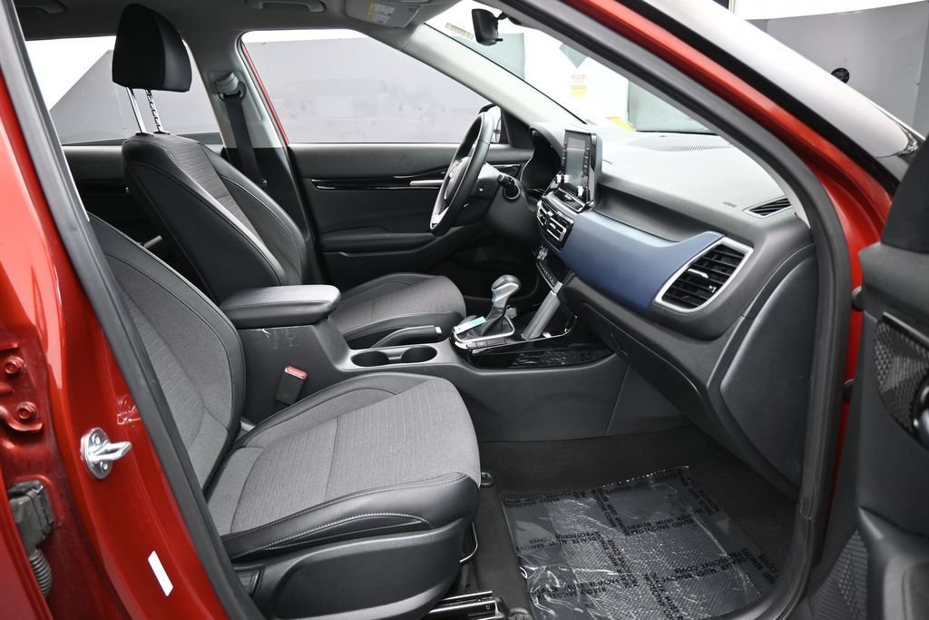 Used 2023 Kia Seltos S FWD image 36