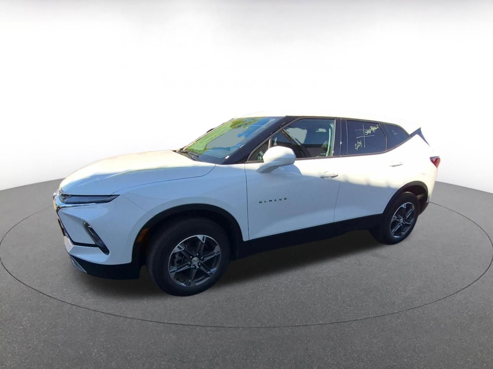 Used 2025 Chevrolet Blazer LT image 4