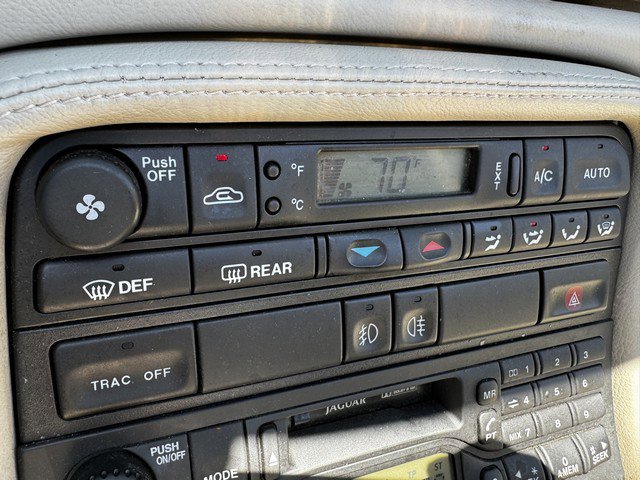 Used 2000 Jaguar XK8 Convertible image 26