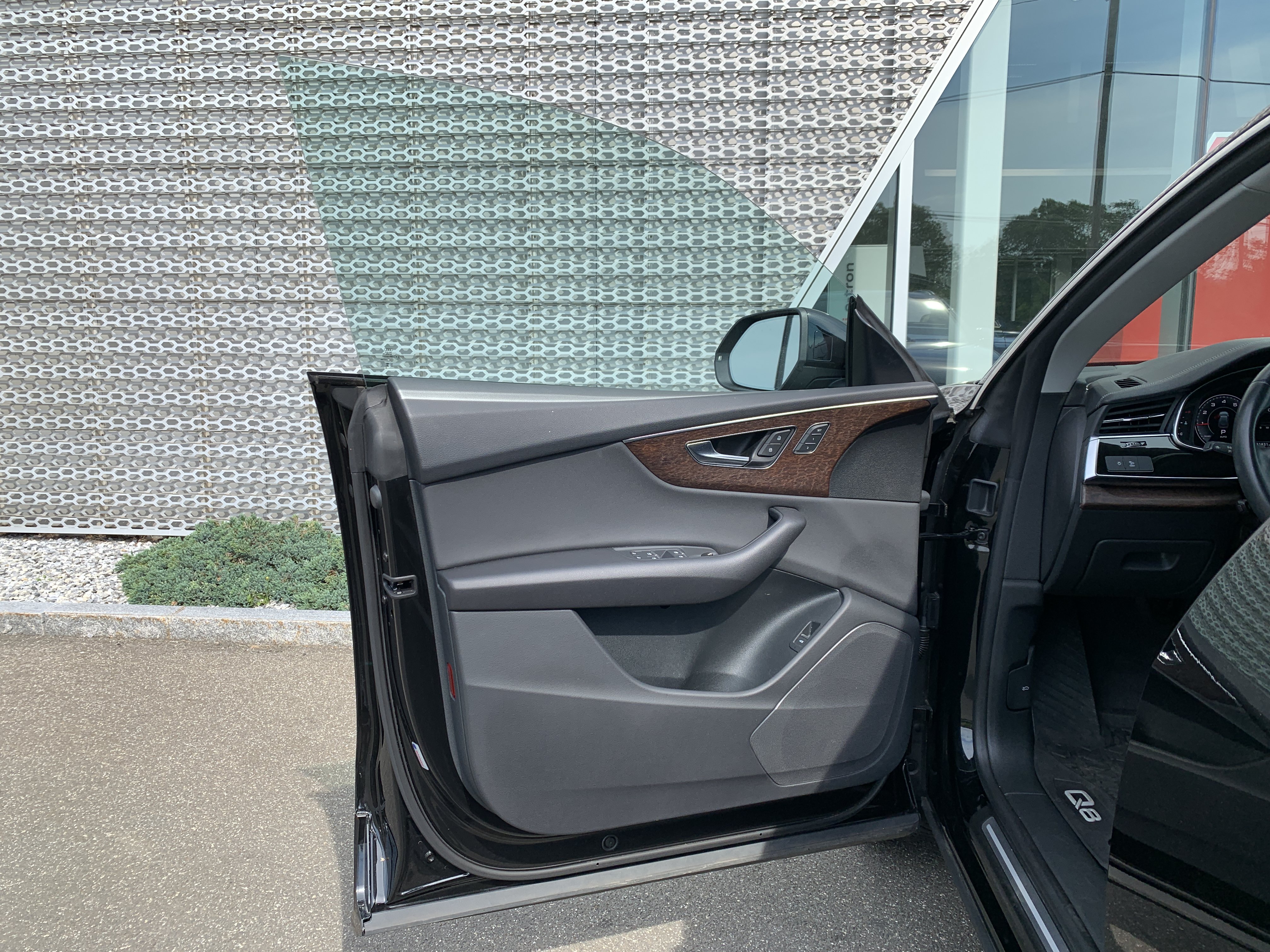 Certified 2023 Audi Q8 Premium w/ Convenience Package AWD/4WD image 8