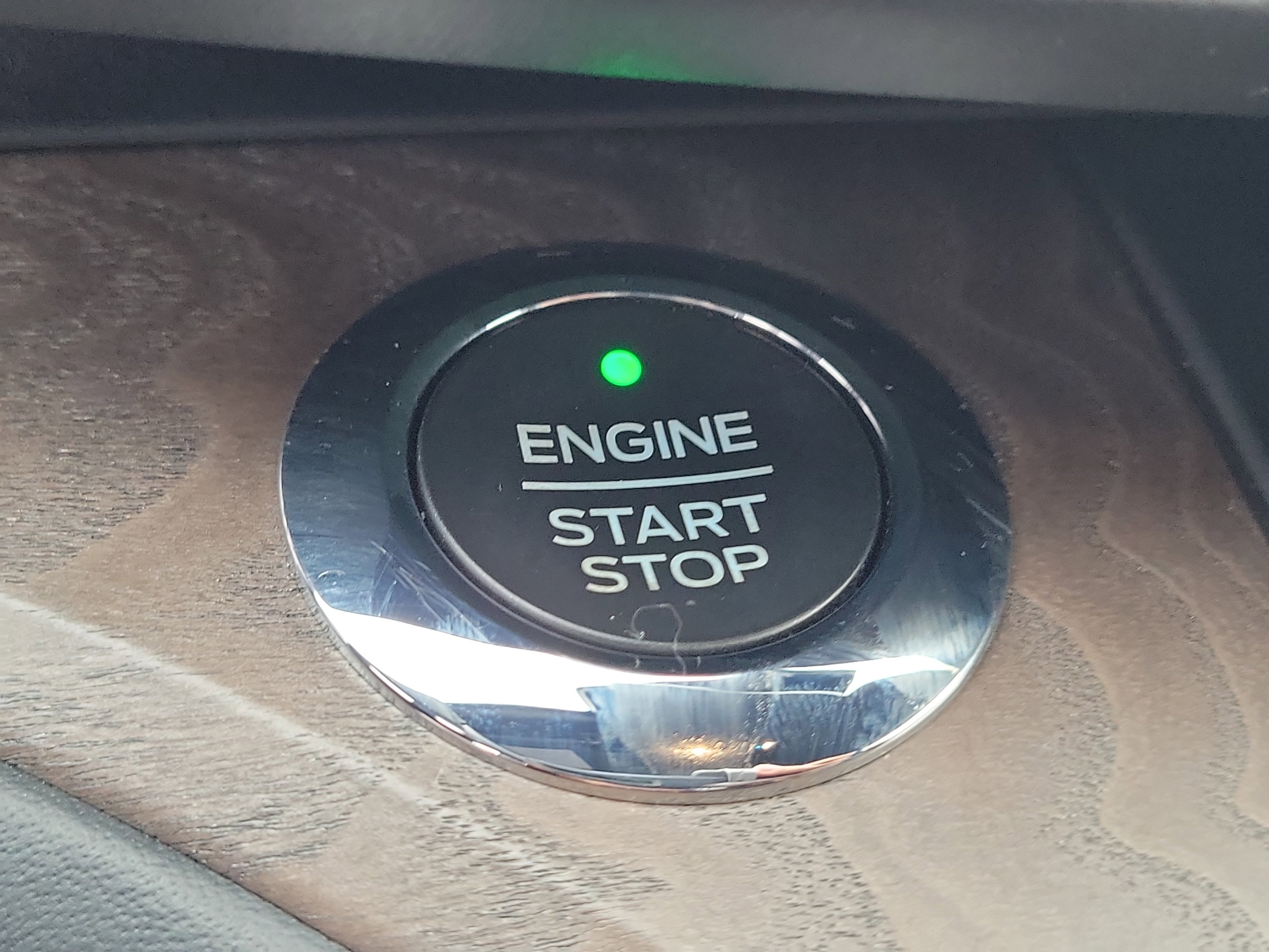 Used 2020 Ford Explorer Platinum w/ Premium Technology Package image 33