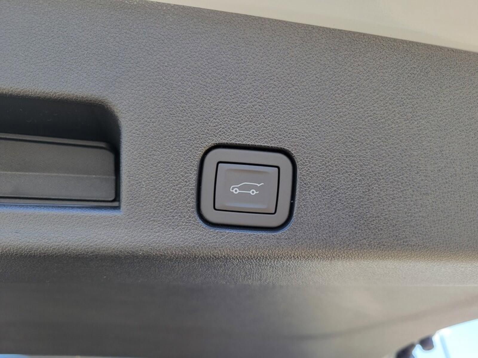 New 2026 GMC Acadia Elevation w/ Black Edition FWD image 8