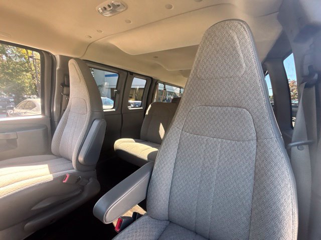 Used 2025 Chevrolet Express 3500 LT w/ LT Preferred Equipment Group RWD image 10