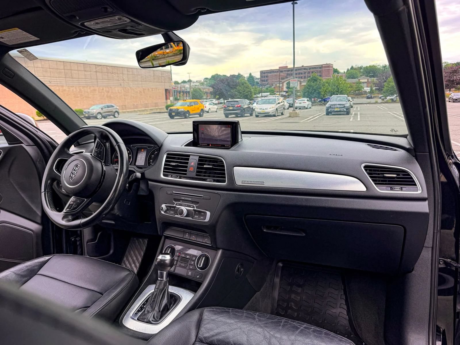 Used 2018 Audi Q3 2.0T Premium w/ Convenience Package AWD/4WD image 21