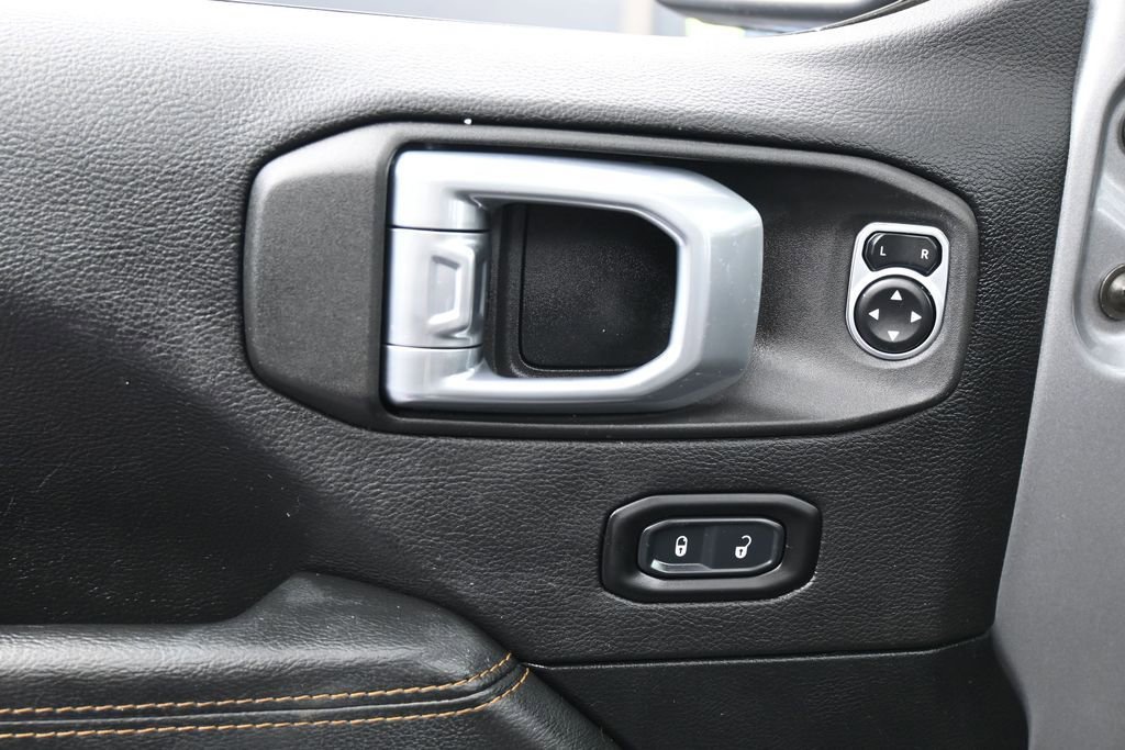 Used 2021 Jeep Wrangler Unlimited Sahara AWD/4WD image 13