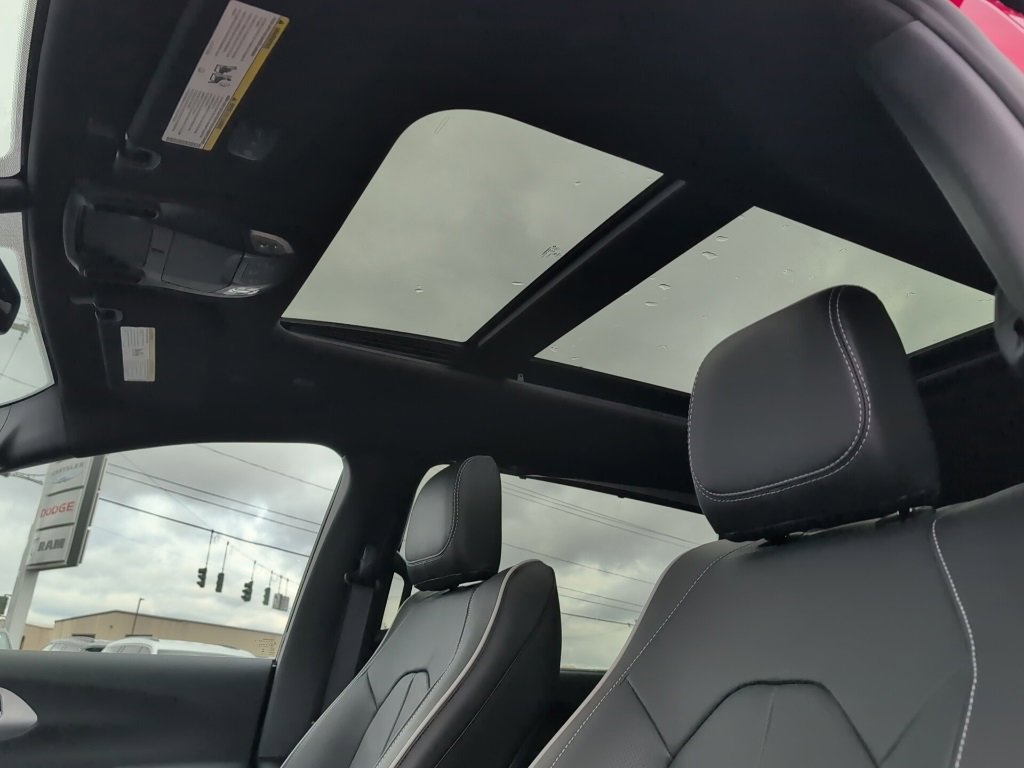 New 2026 Chrysler Pacifica Limited image 24