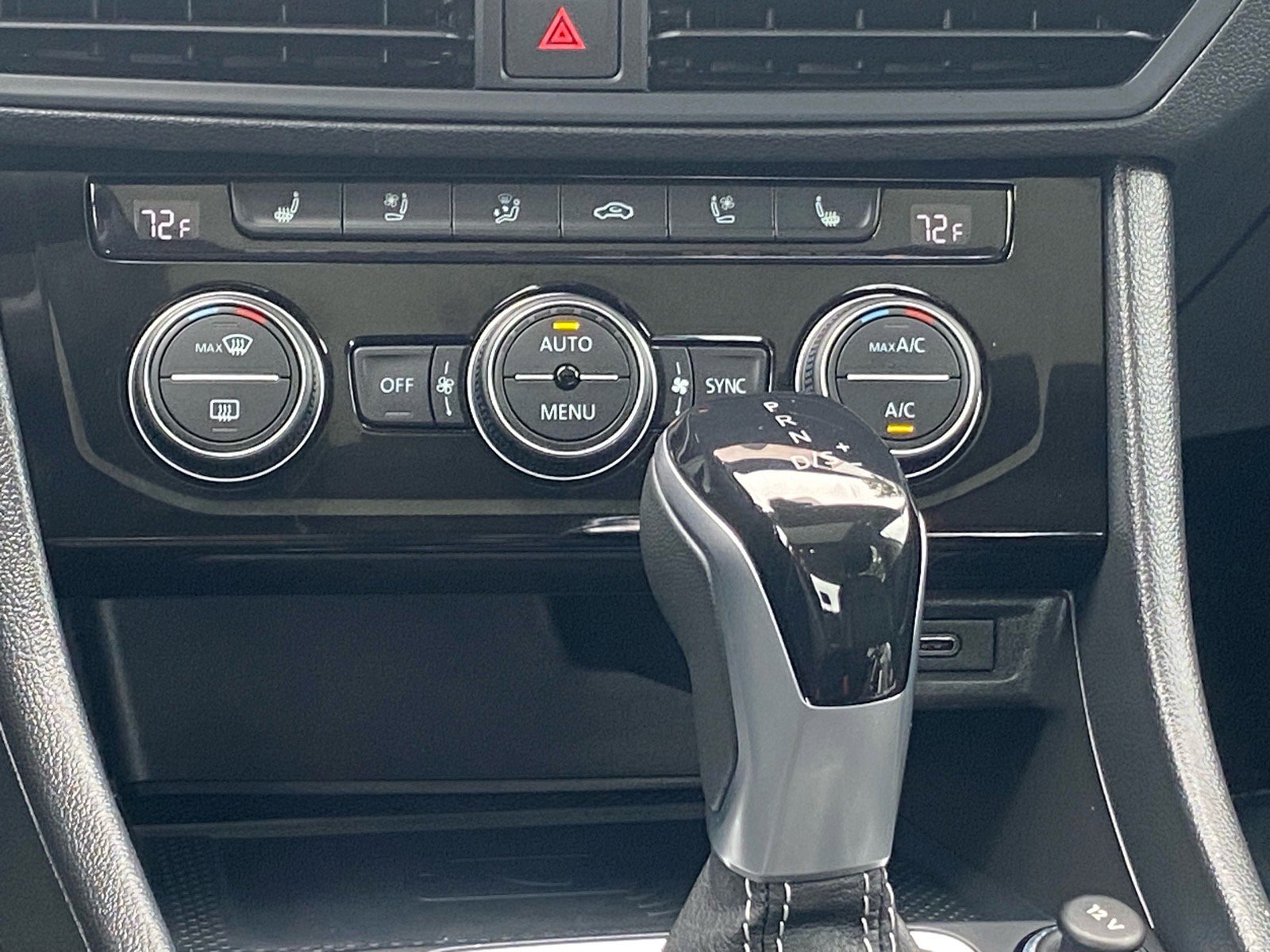 Certified 2022 Volkswagen Jetta SEL FWD image 10