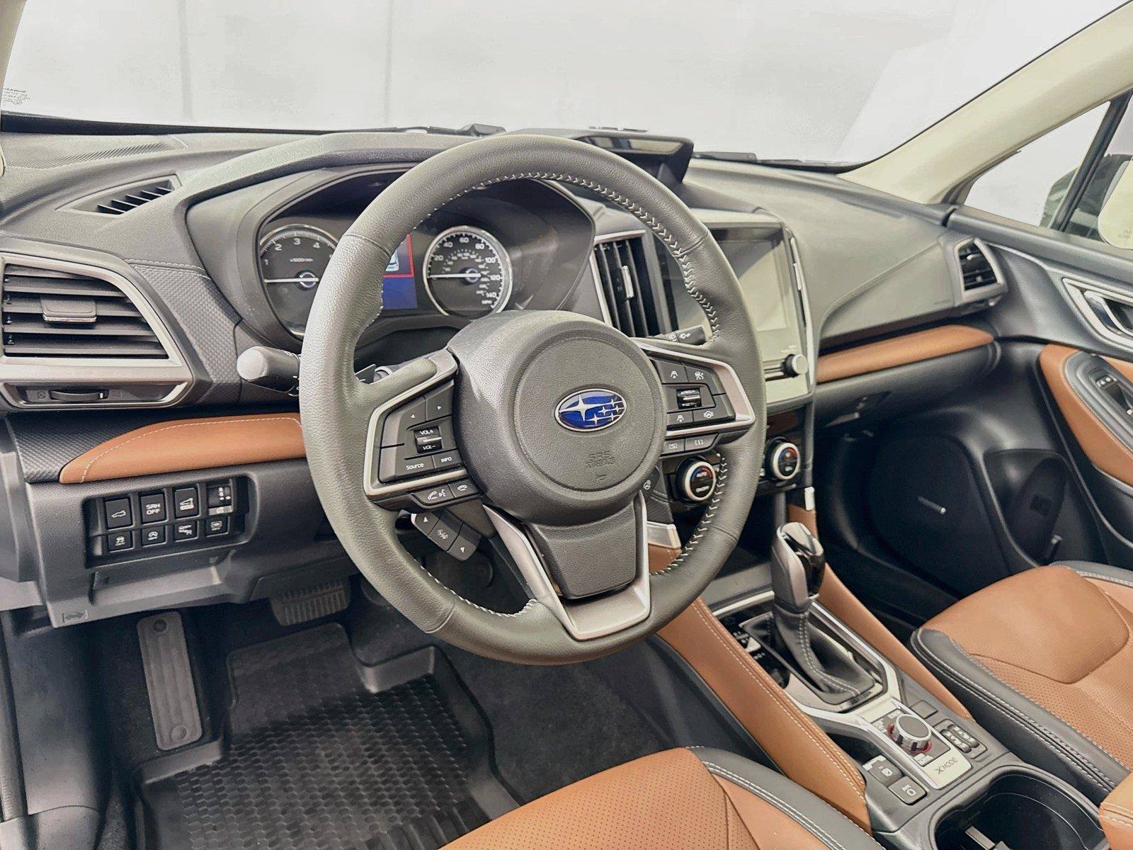 Used 2024 Subaru Forester Touring w/ Convenience Package AWD/4WD image 4