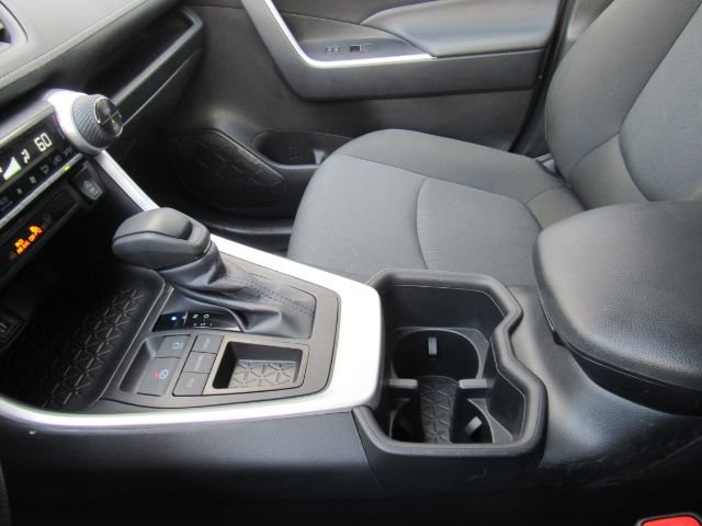 Used 2025 Toyota RAV4 XLE image 41