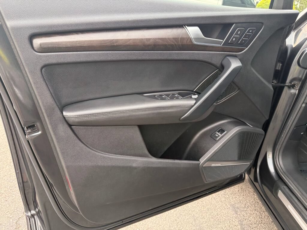 Used 2019 Audi Q5 Prestige w/ Prestige Package AWD/4WD image 10