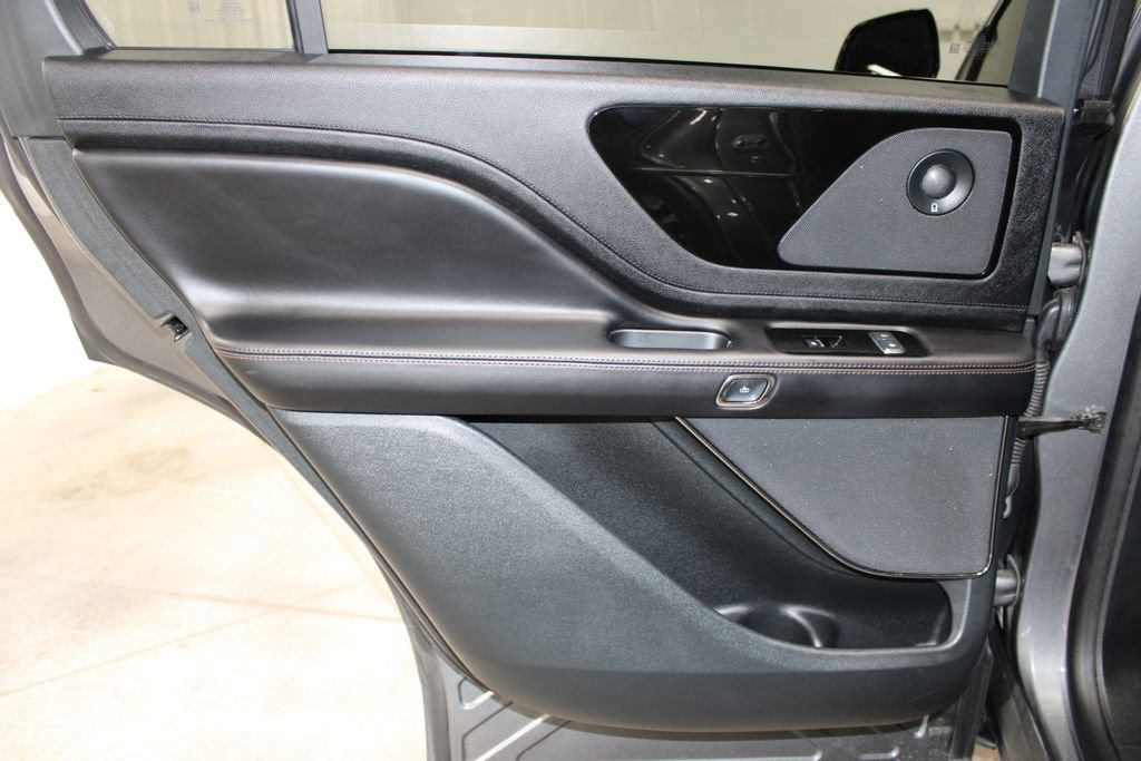 Used 2024 Lincoln Aviator Reserve w/ Equipment Group 201A RWD image 23