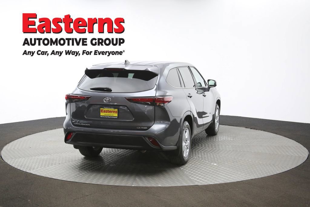 Used 2024 Toyota Highlander LE image 40