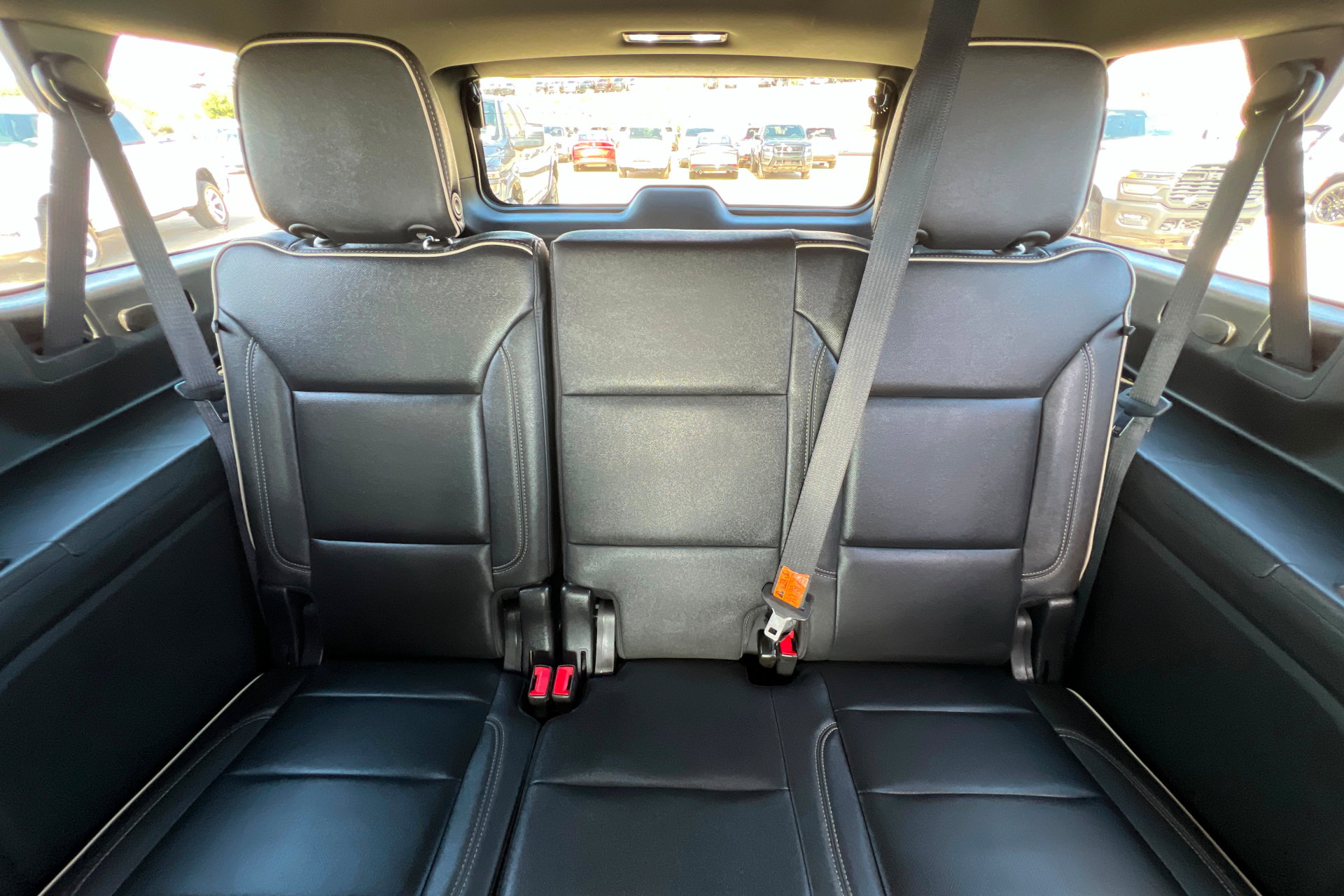 Used 2023 Chevrolet Suburban Premier AWD/4WD image 23