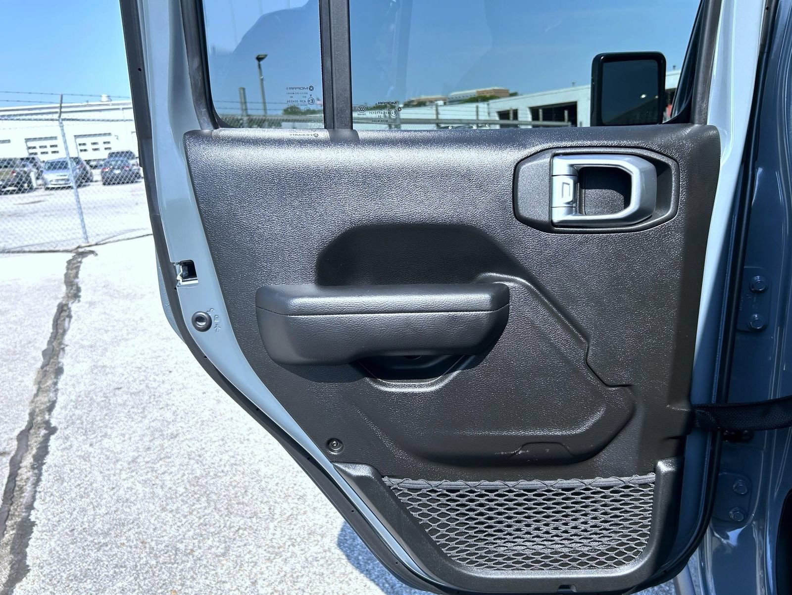 Used 2024 Jeep Wrangler Unlimited Rubicon w/ Convenience Group AWD/4WD image 18