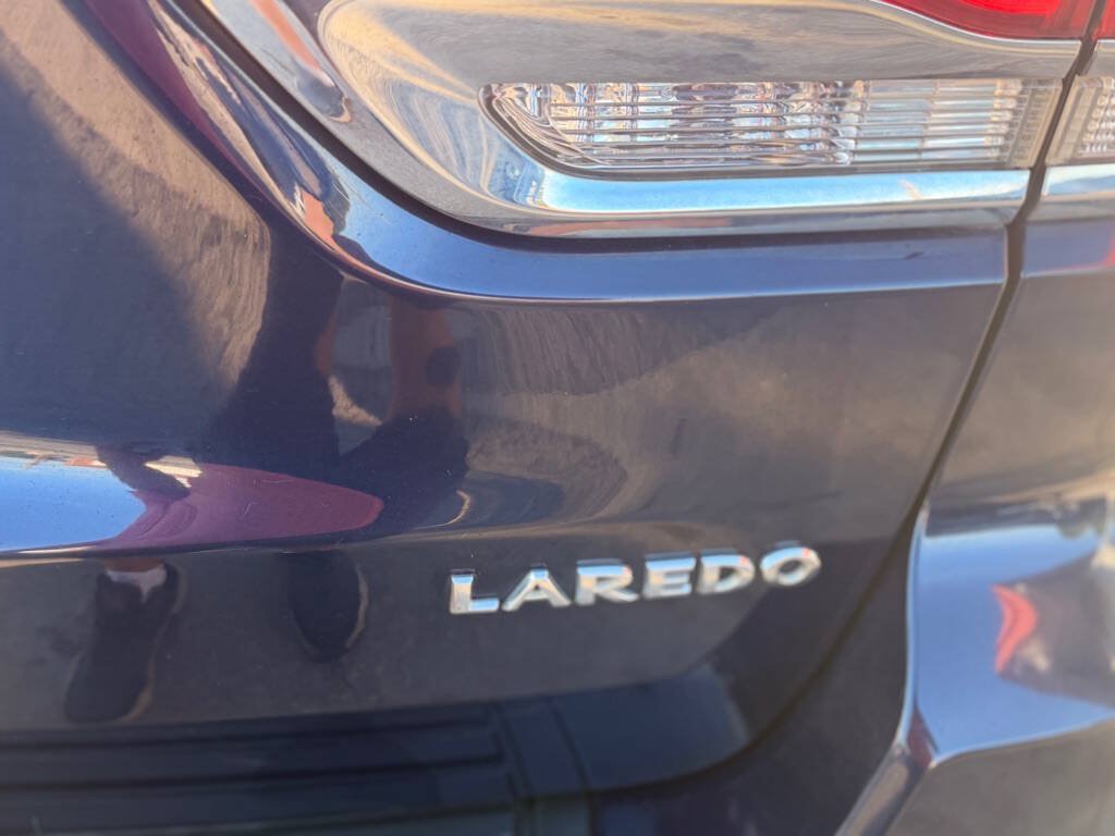 Used 2016 Jeep Grand Cherokee Laredo w/ Quick Order Package 23E AWD/4WD image 14