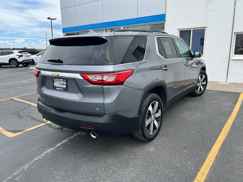 Used 2020 Chevrolet Traverse LT w/ LT Premium Package AWD/4WD image 4