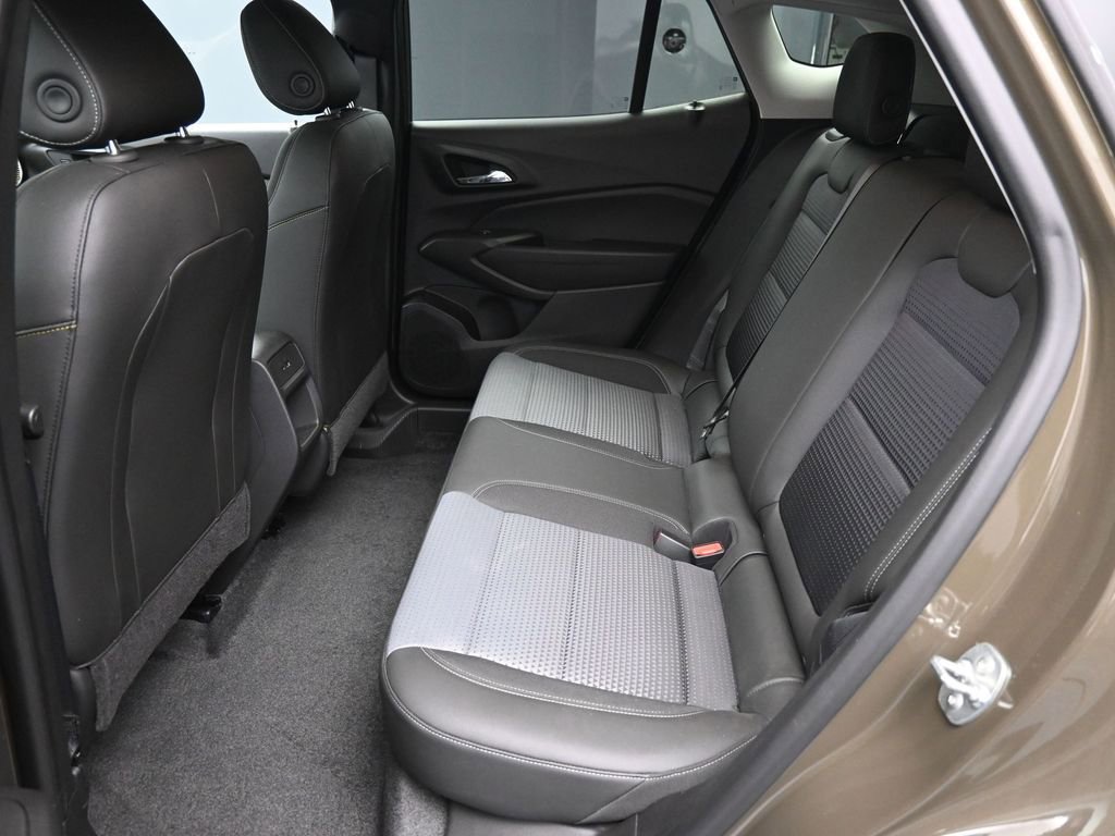 Used 2024 Chevrolet Trax LT w/ Driver Confidence Package image 20