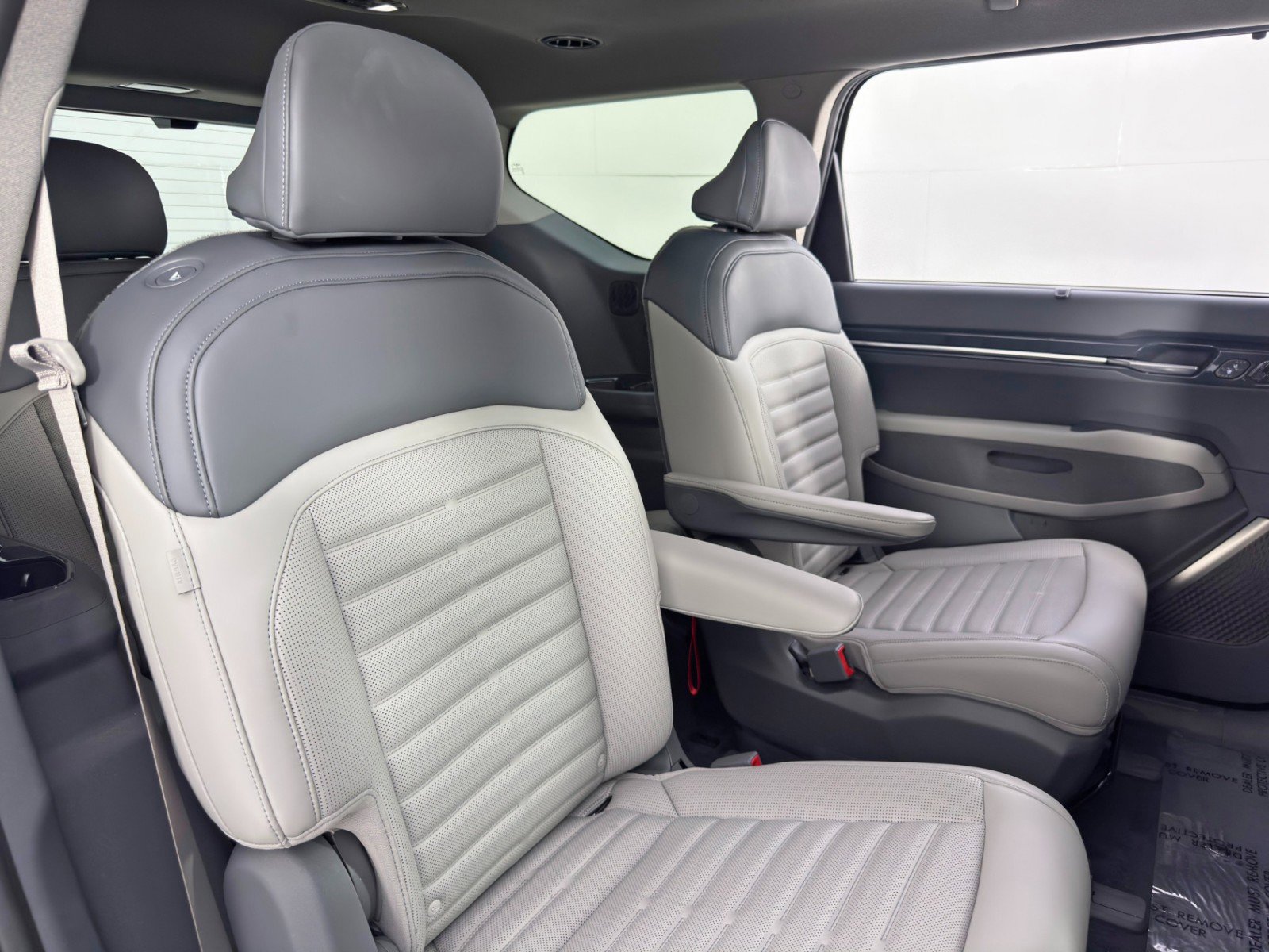 Used 2026 Kia EV9 Land image 42