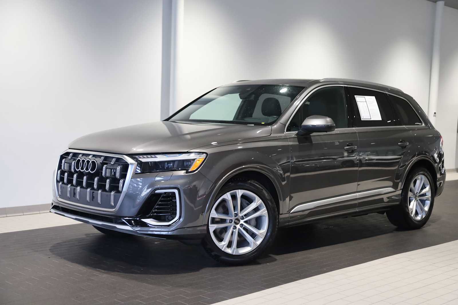 Used 2025 Audi Q7 3.0T Prestige w/ Prestige Package