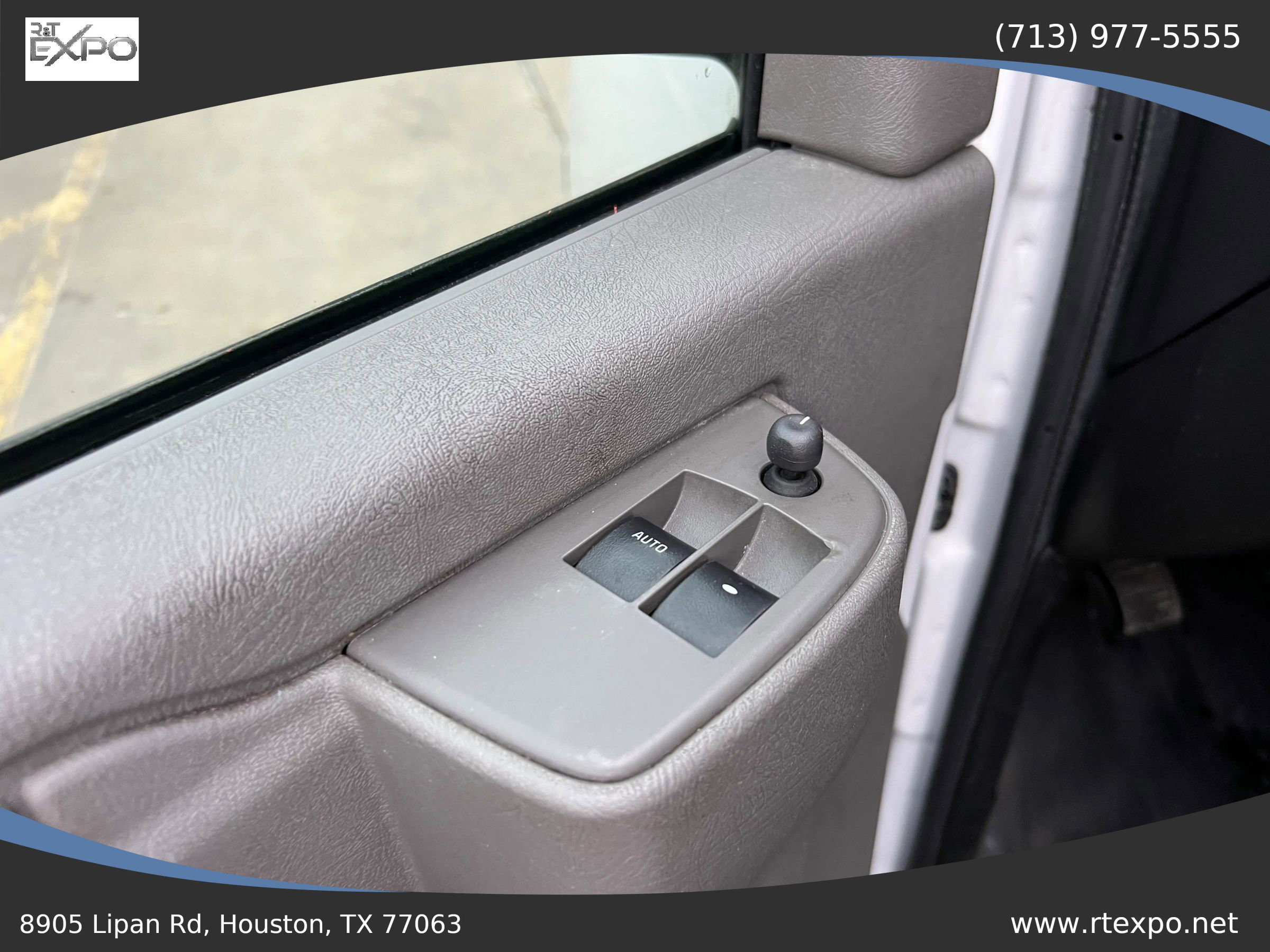 Used 2021 Chevrolet Express 2500 w/ Driver Convenience Package image 26