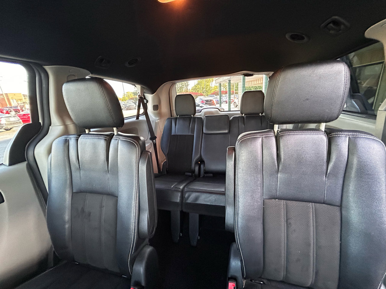 Used 2019 Dodge Grand Caravan SXT image 14