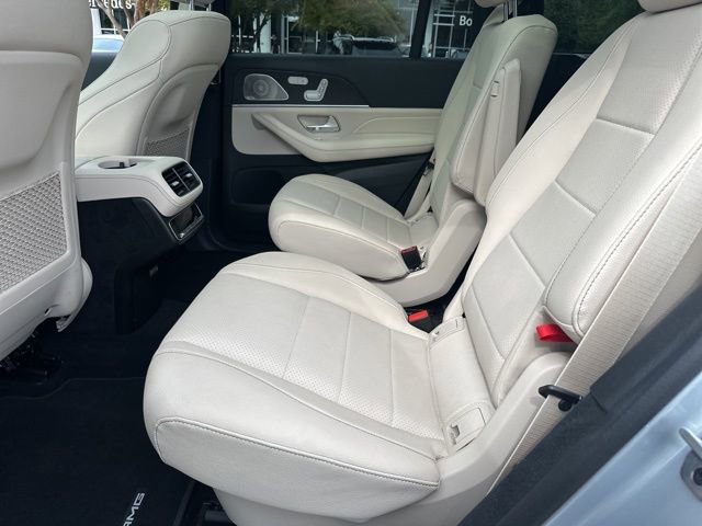 Used 2025 Mercedes-Benz GLS 450 4MATIC image 24