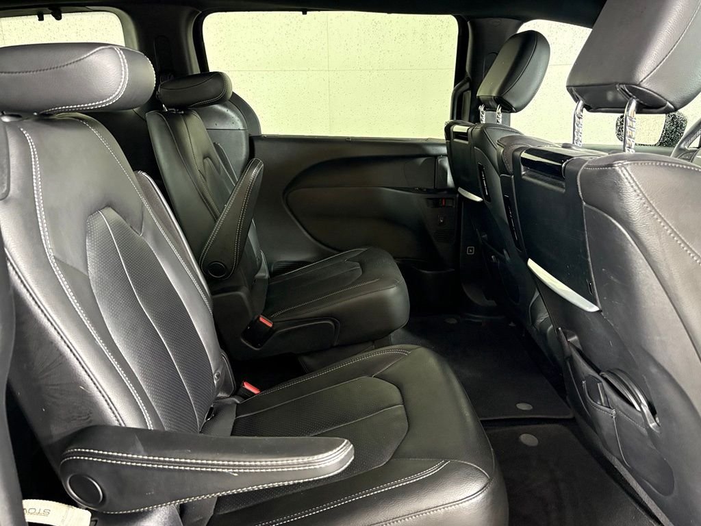 Used 2020 Chrysler Pacifica Touring-L Plus FWD image 15