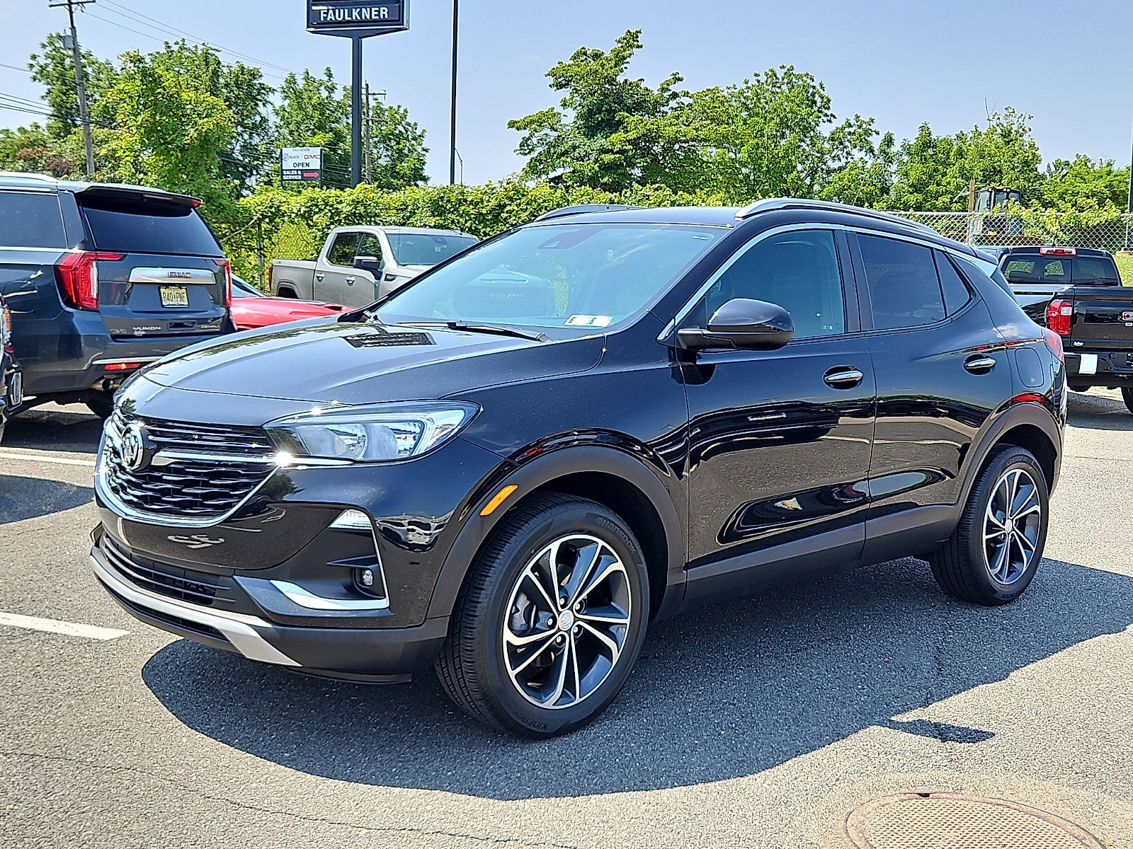 Used 2023 Buick Encore GX Select w/ Safety Package II AWD/4WD image 3