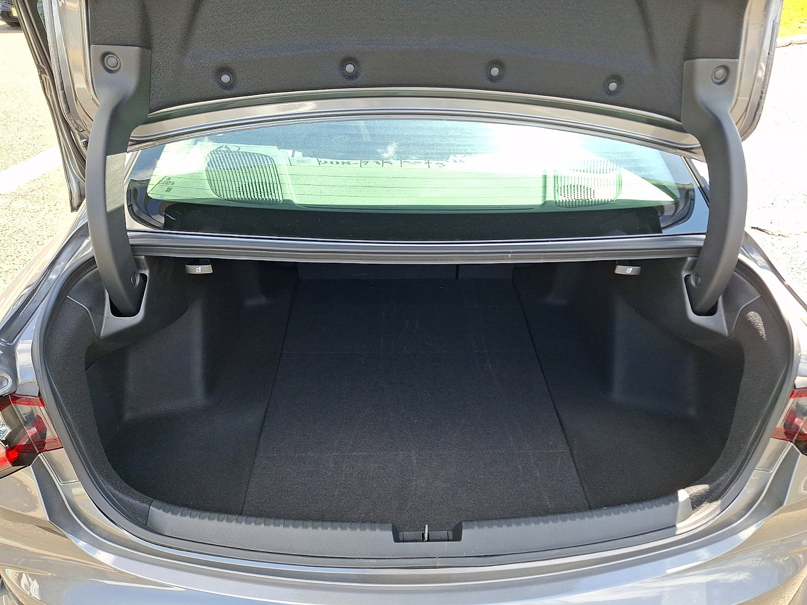 Certified 2025 Acura TLX w/ Technology Package image 30