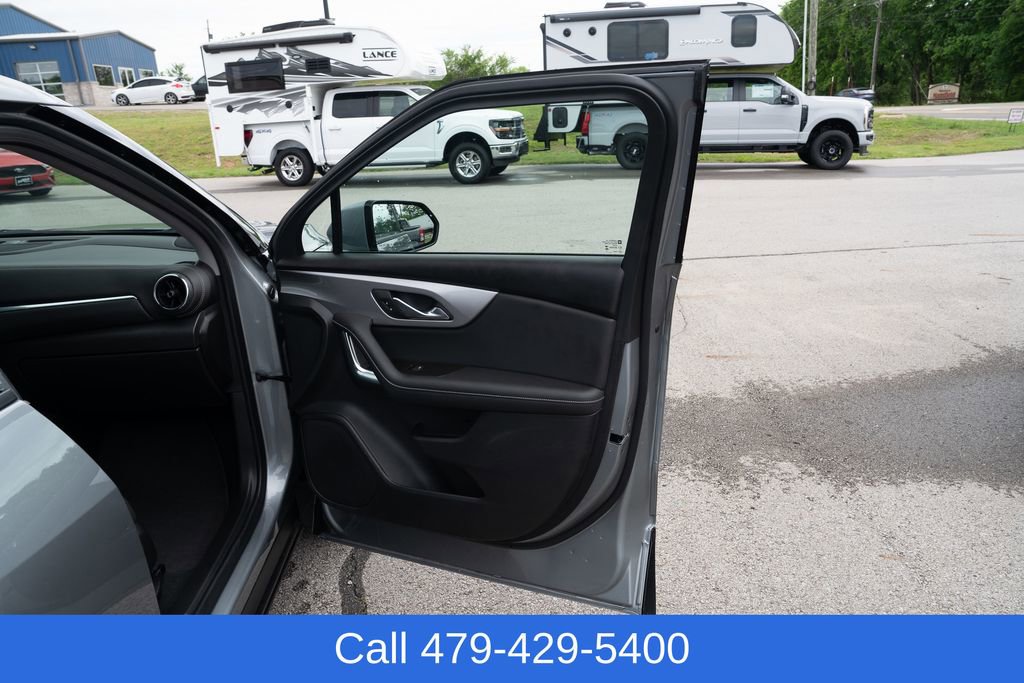 Used 2025 Chevrolet Blazer LT AWD/4WD image 16