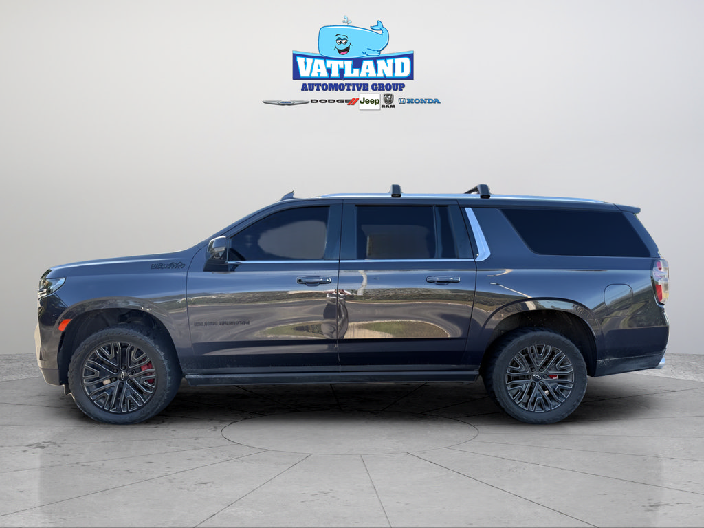 Used 2024 Chevrolet Suburban High Country AWD/4WD image 2