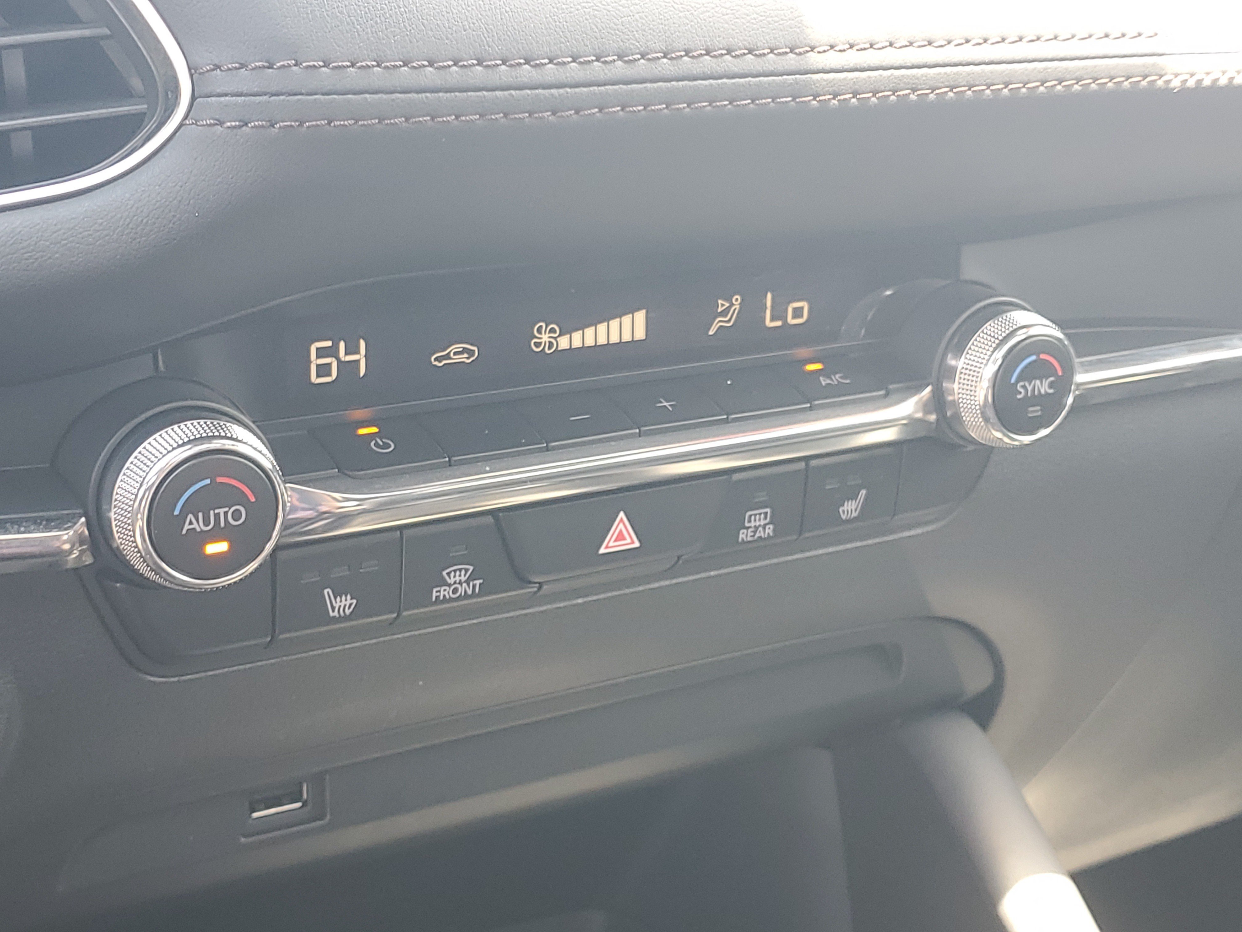Used 2019 MAZDA MAZDA3 AWD Hatchback w/ Premium Pkg image 29