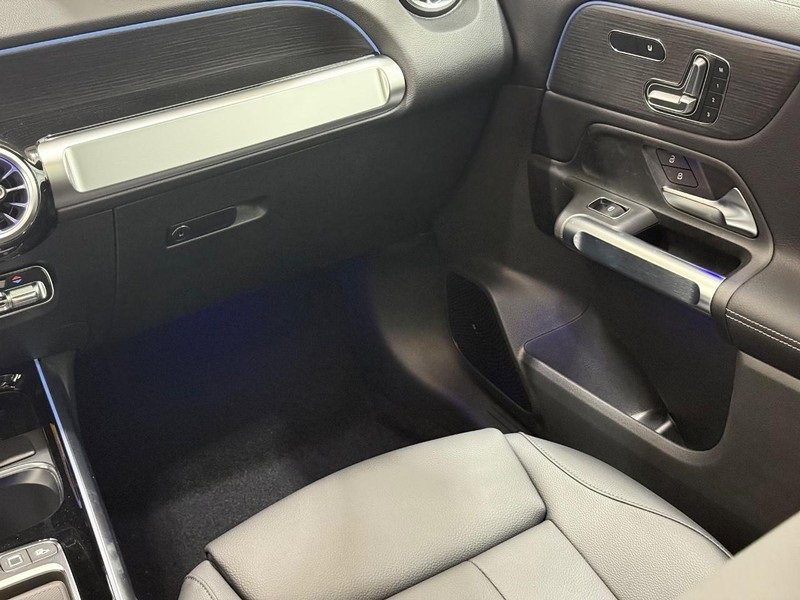 New 2026 Mercedes-Benz GLB 250 4MATIC image 9