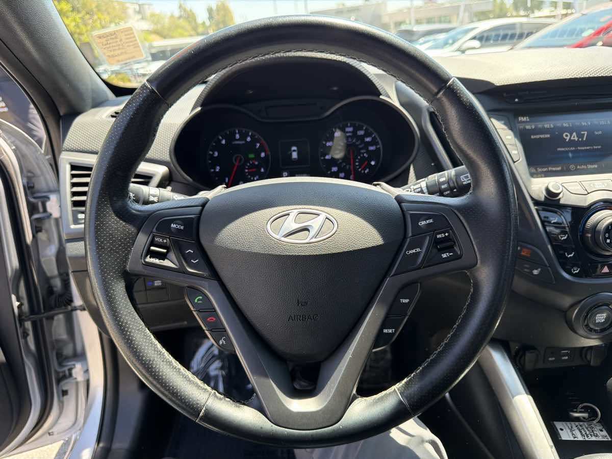 Used 2016 Hyundai Veloster Turbo FWD image 22
