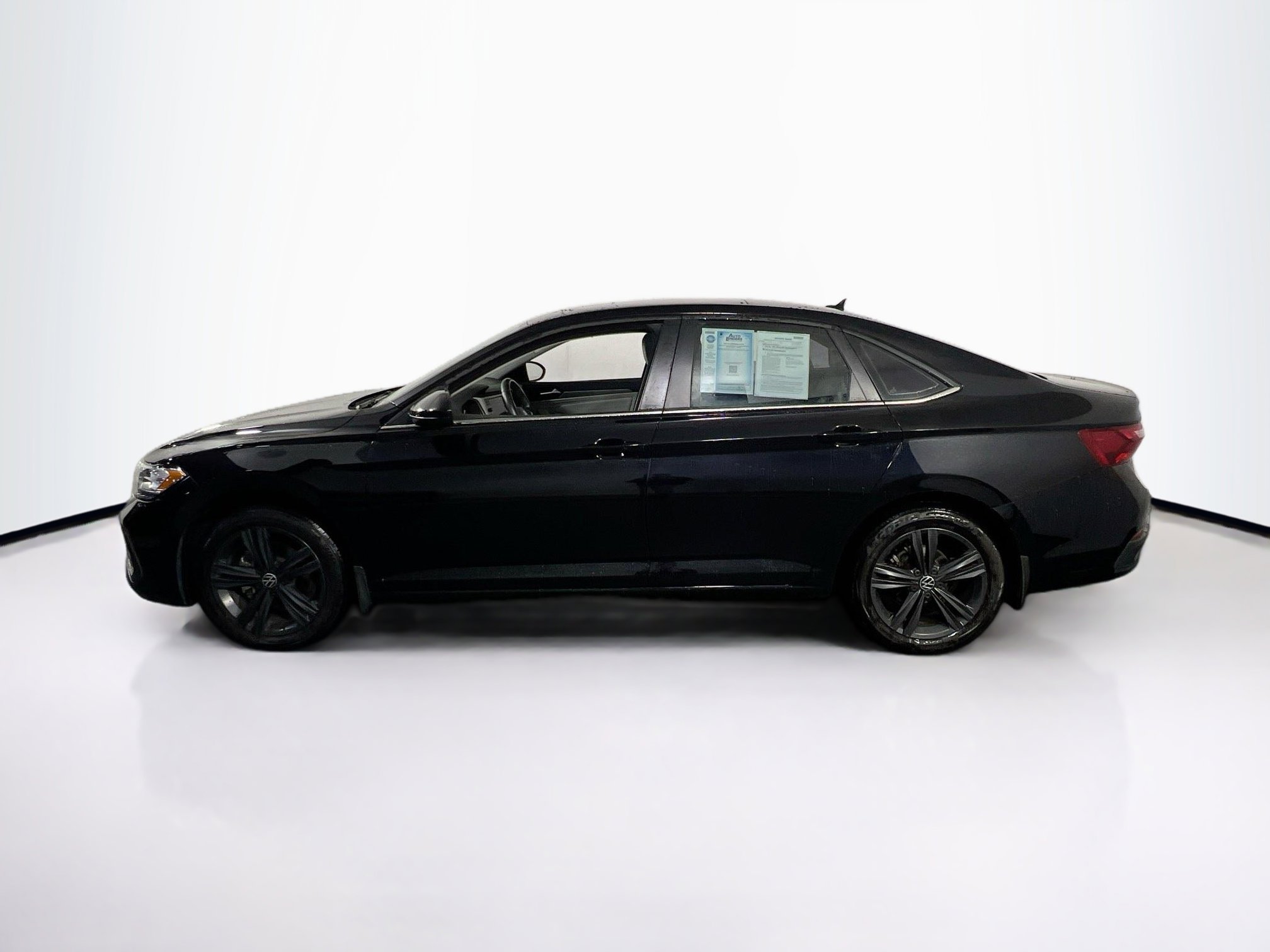 Used 2022 Volkswagen Jetta SE image 8